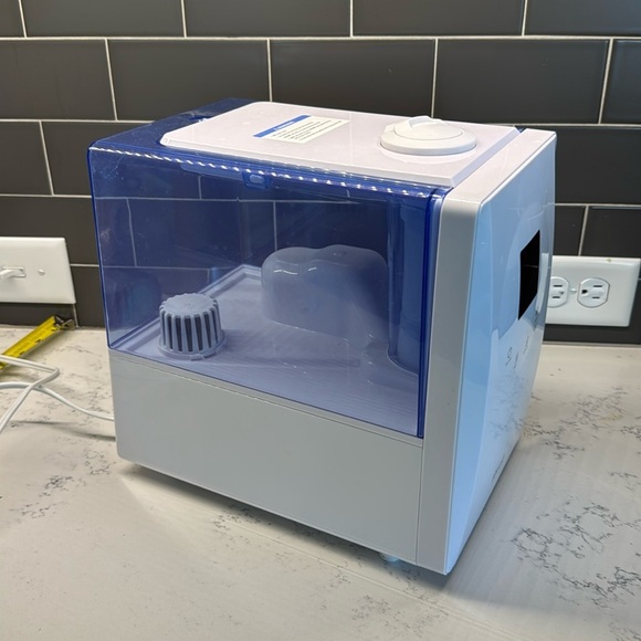 Levoit Warm/Cool Mist Humidifier with remote for Large Room and Smart Auto Mode - Picture 1 of 9